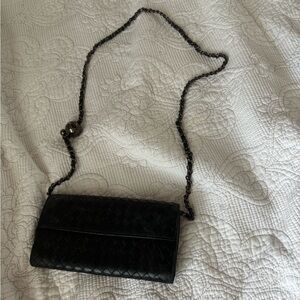 BOTTEGA VENETA BLACK LEATHER WALLET WITH UNBRANDED ADJUSTABLE MATCHING CHAIN
